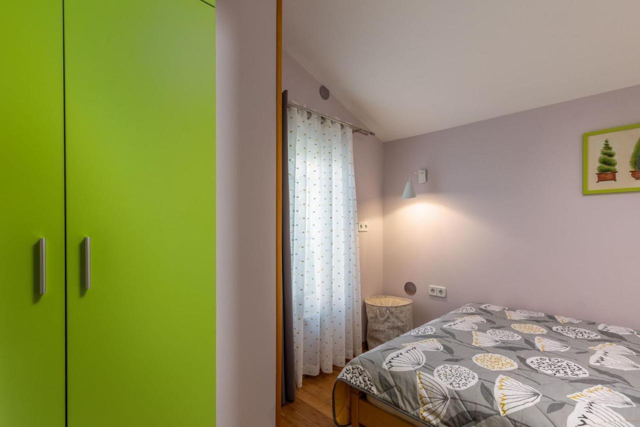 Korina Apartment Кострена Екстериор снимка