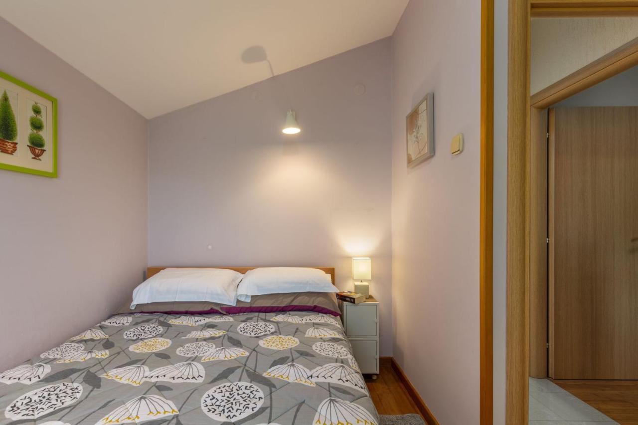 Korina Apartment Кострена Екстериор снимка