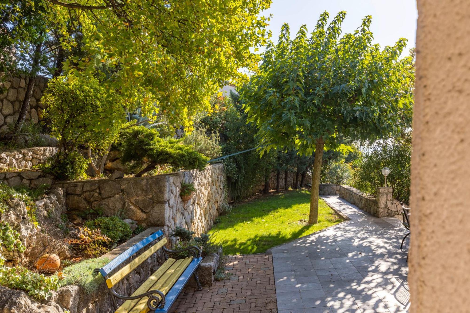 Korina Apartment Кострена Екстериор снимка