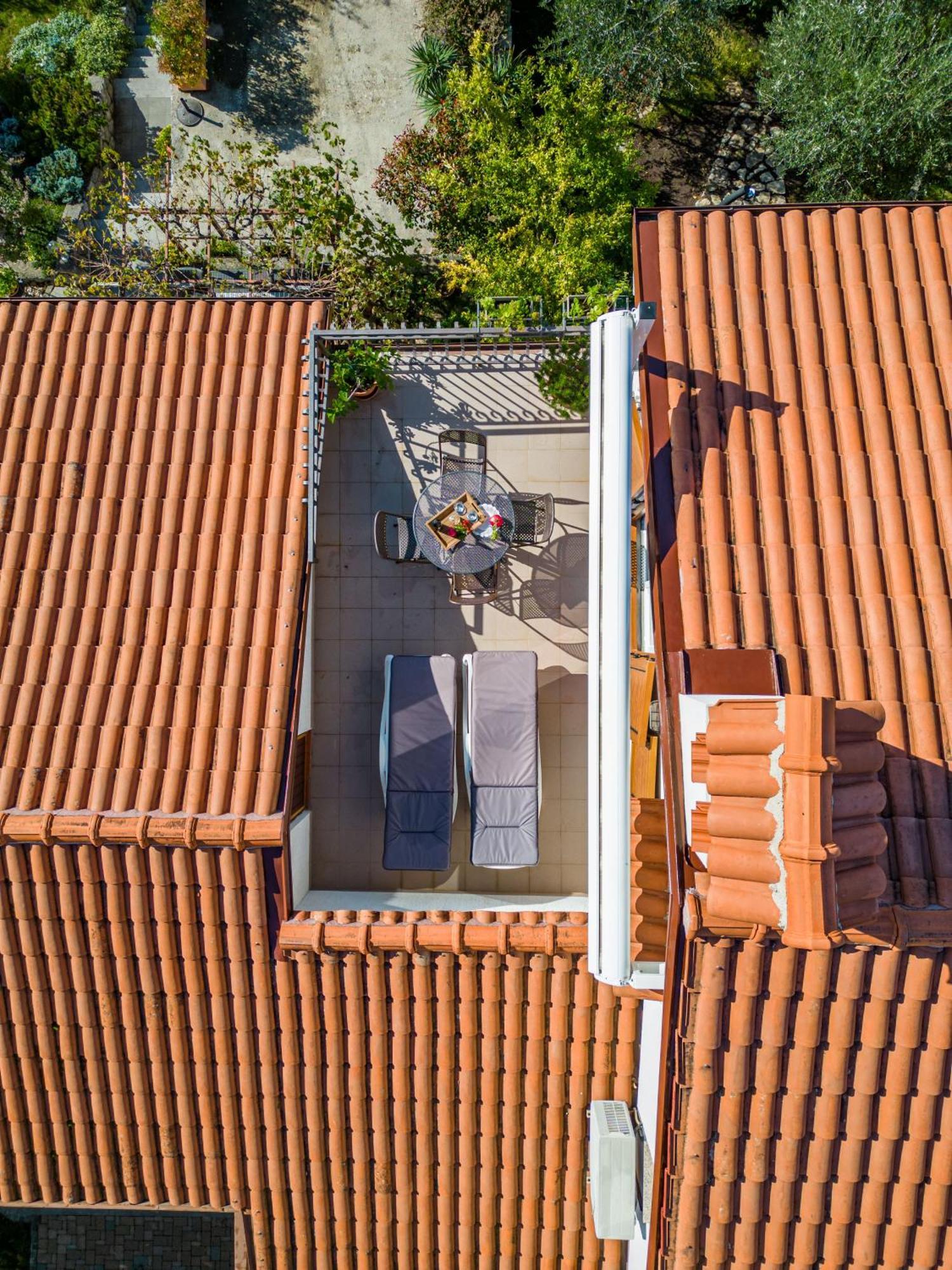 Korina Apartment Кострена Екстериор снимка