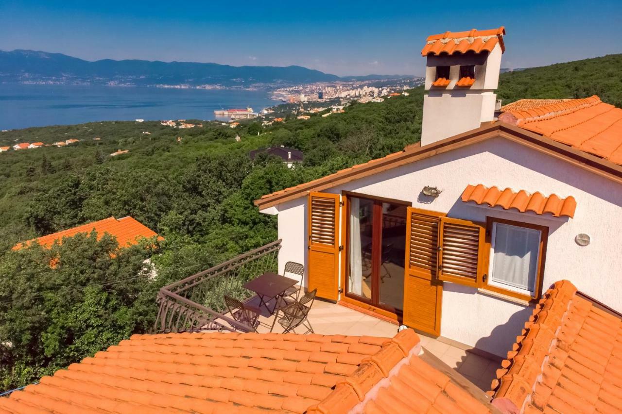 Korina Apartment Кострена Екстериор снимка