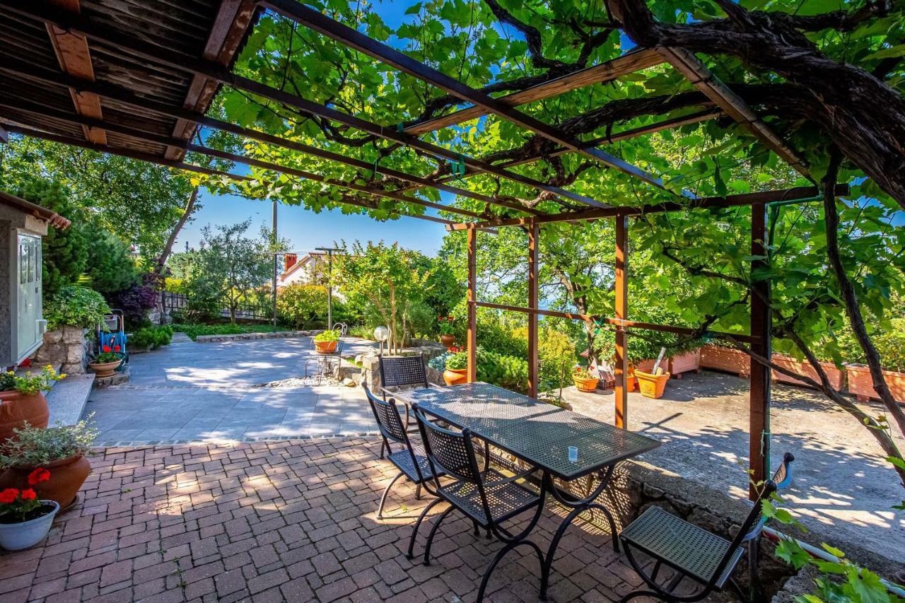 Korina Apartment Кострена Екстериор снимка